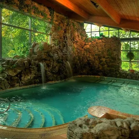 Hotel Kilkenny فندق 4*