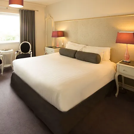Hotel Kilkenny מלון 4*