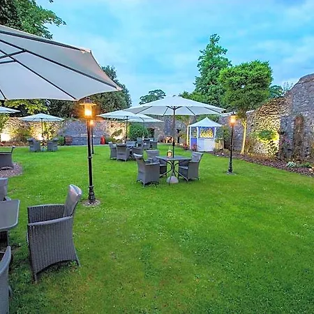 فندق Hotel Kilkenny كيلكيني