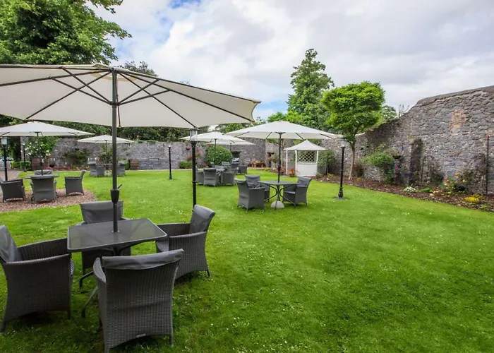 Hotel Kilkenny Отель Килкенни